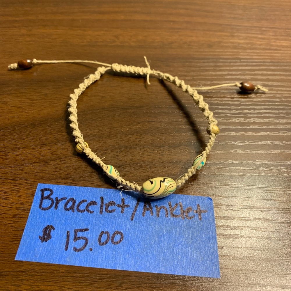 Adjustable hemp bracelet